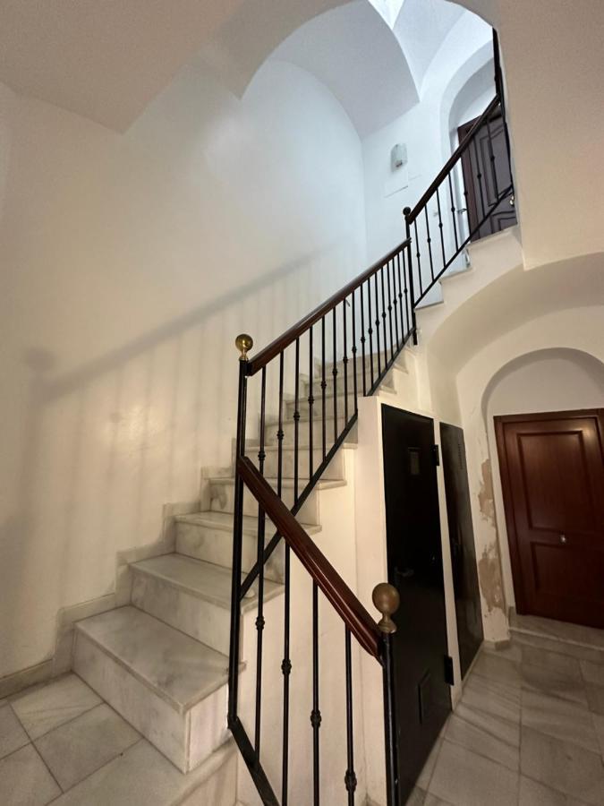 Apartamento Plaza Viuda Cadiz Bagian luar foto
